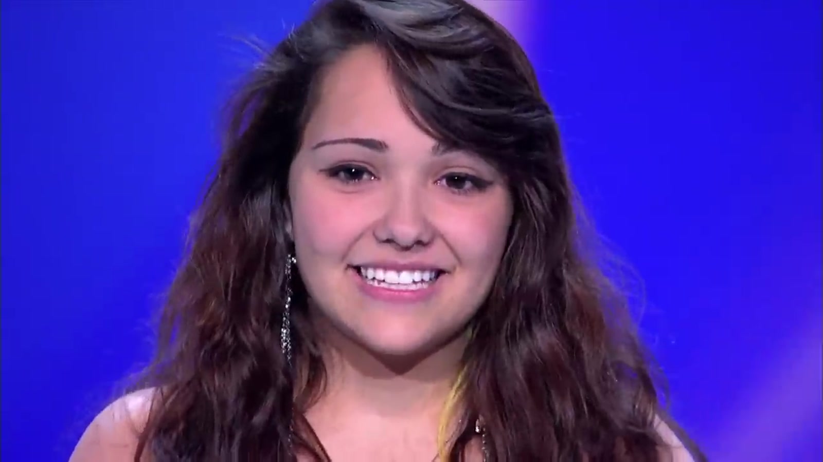 She Walked In Like a Sweet Small-Town Girl, Then Jennel Turned Into a Rock Queen